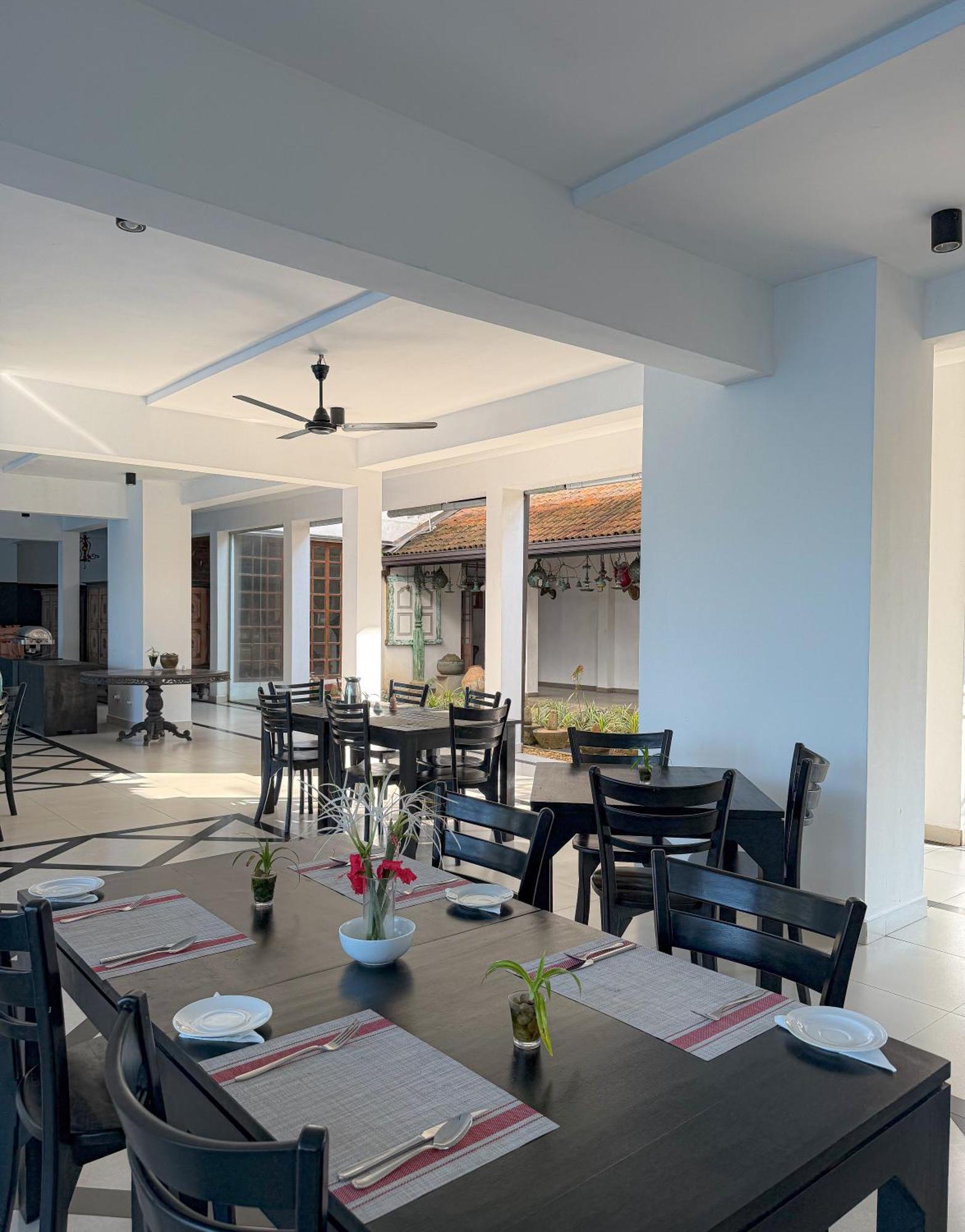 Serendib Beach Hotel Bentota Buitenkant foto